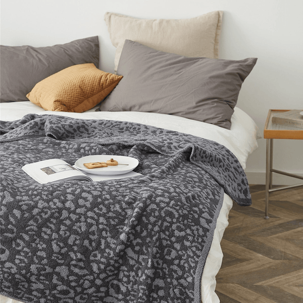 Polar Delicate Knitted Blankets