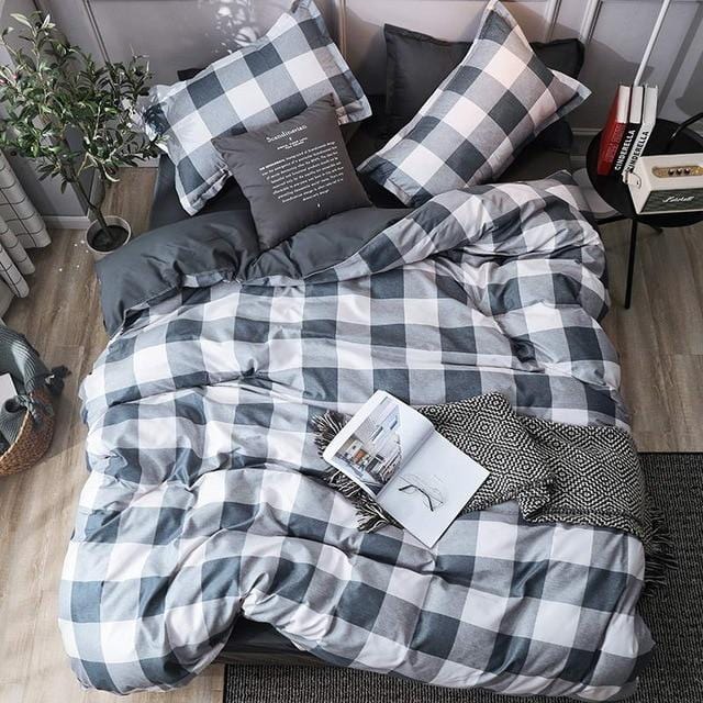Holli Bedding Set