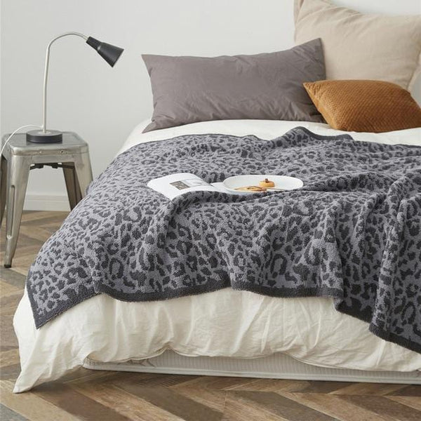 Polar Delicate Knitted Blankets